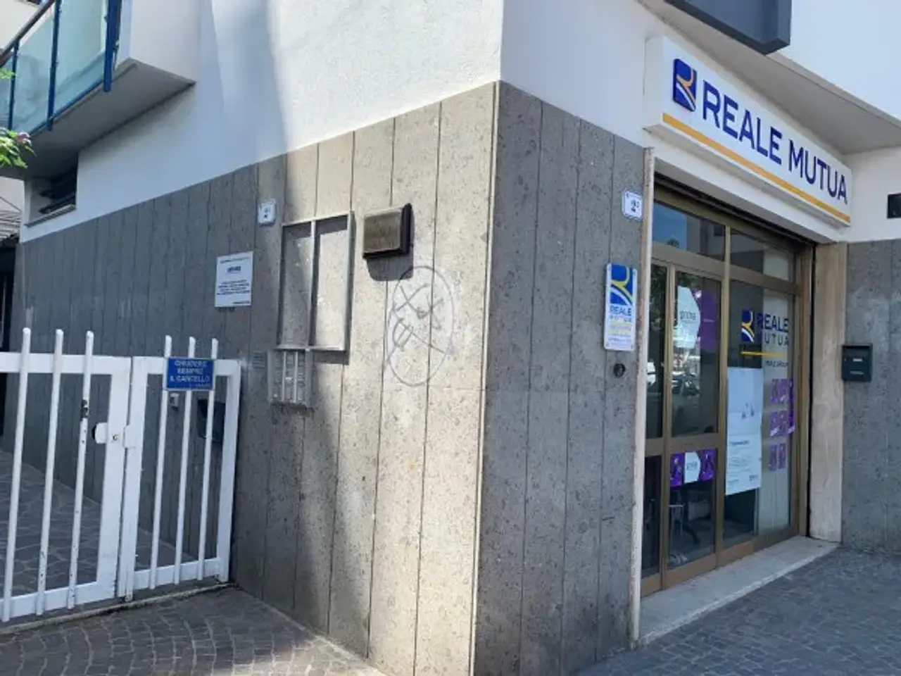 Negozio in Via Ennio Visca 20, Nettuno, {3} - Foto 1
