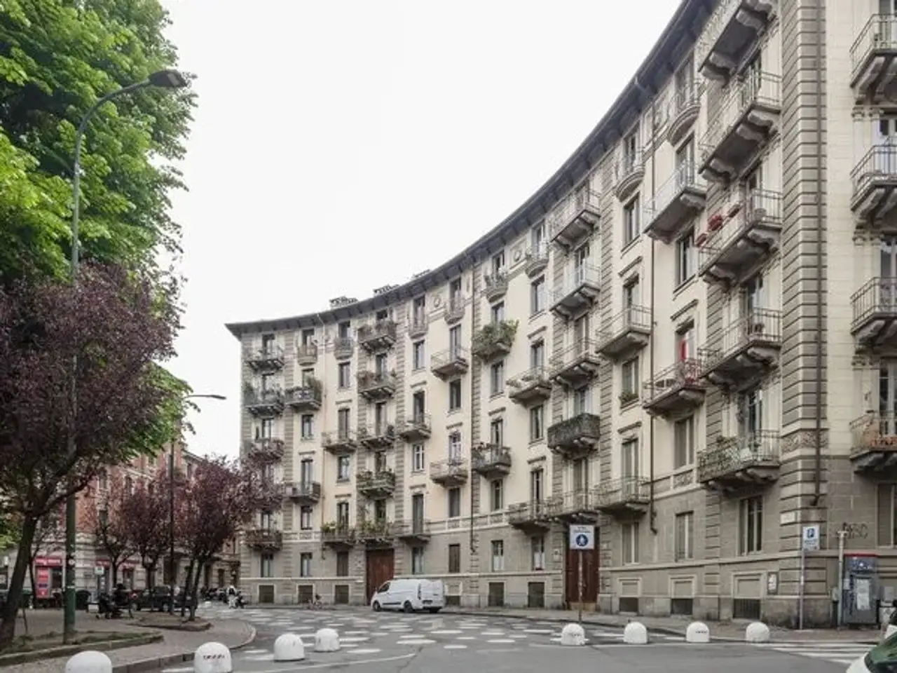 Negozio in Largo Montebello 38, Torino, {3} - Foto 1