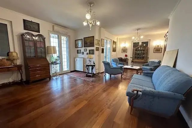 main gallery real estate image