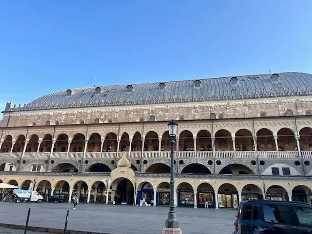 Macelleria in Piazza della Frutta, Padova, {3} - Foto 1
