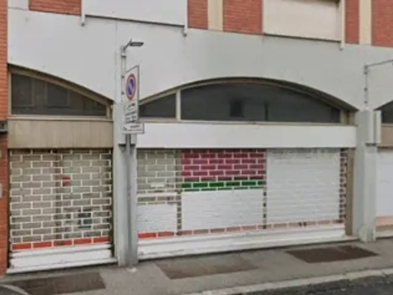 Negozio in Via Cardinal Simone, Busto Arsizio, {3} - Foto 1