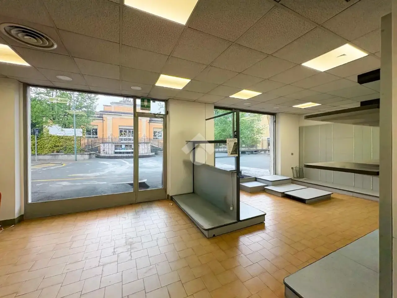 Negozio in Via P. Gardinali 24, Castelverde, {3} - Foto 2