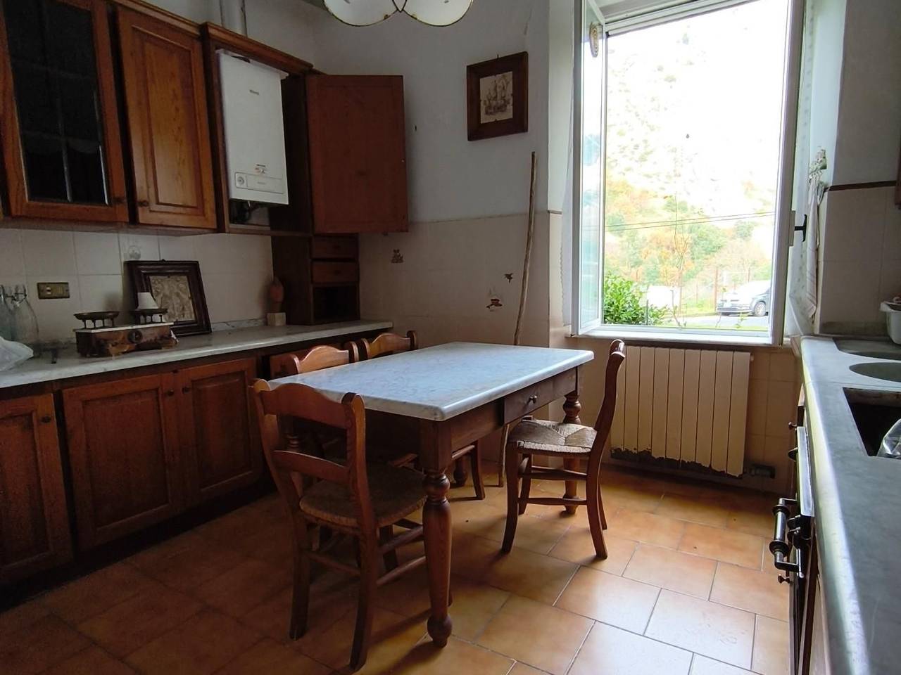appartamento in vendita a Carrara in zona Torano