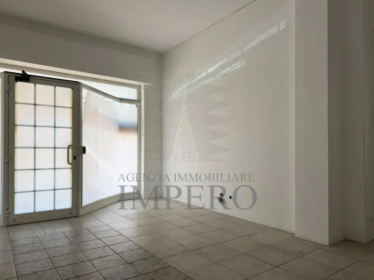 Negozio in Via Sottoconvento 59, Ventimiglia, {3} - Foto 2