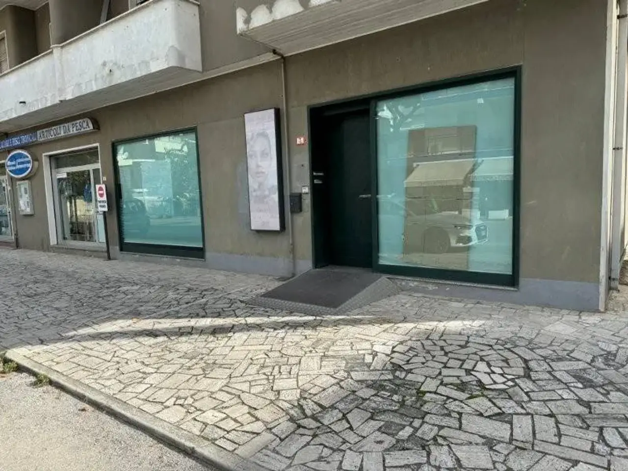 Negozio in Via Trieste, Alba Adriatica, {3} - Foto 1