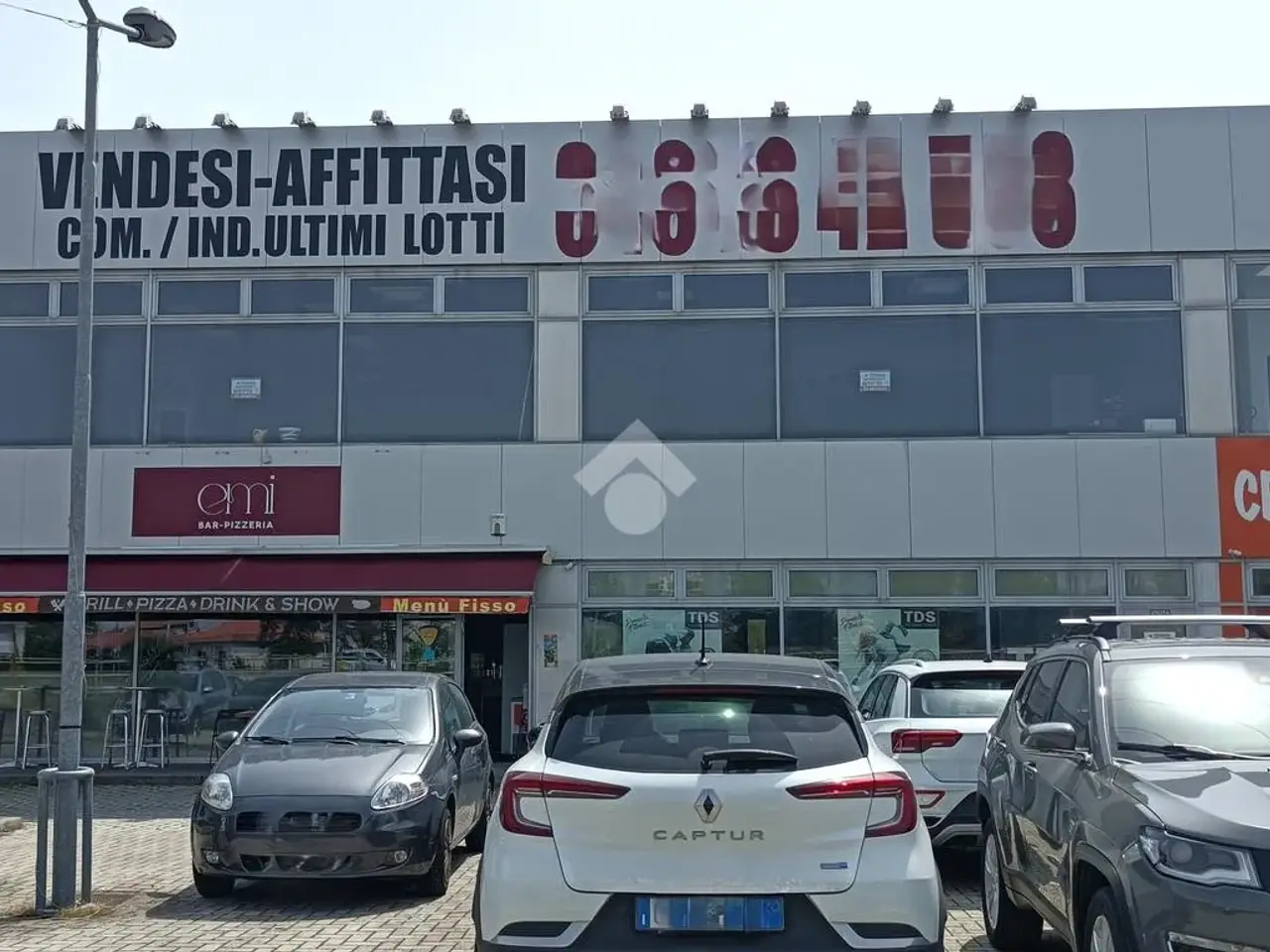 Negozio in Via Lura 37, Caronno Pertusella, {3} - Foto 1