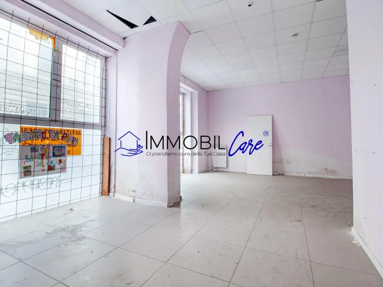 Locale commerciale in , Livorno, {3} - Foto 1