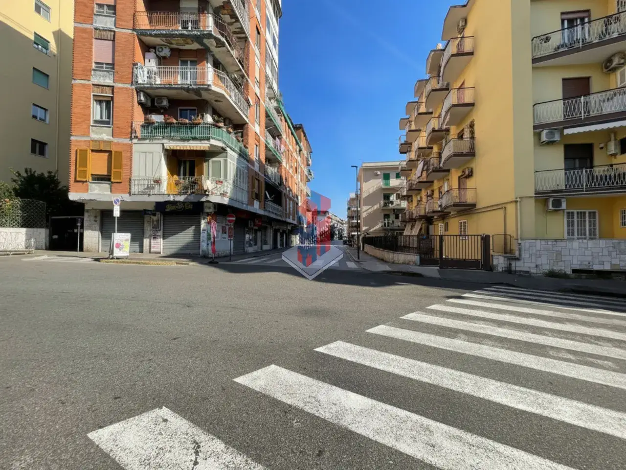 Negozio in Bagnoli - Piazza Salvemini, Napoli, {3} - Foto 1