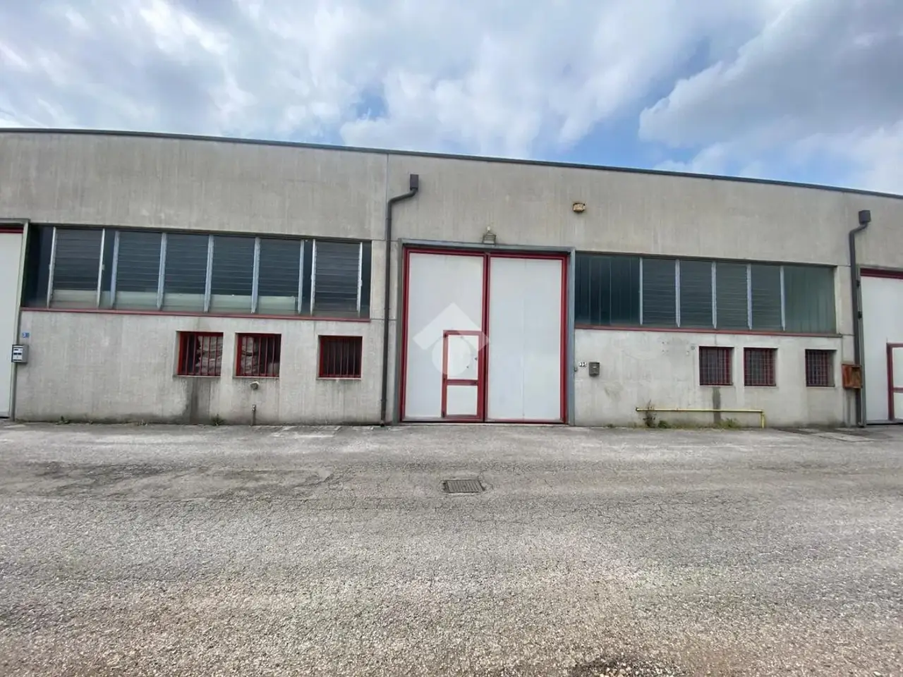 Capannone in Schio Via Lago di Albano 37, Schio, {3} - Foto 1