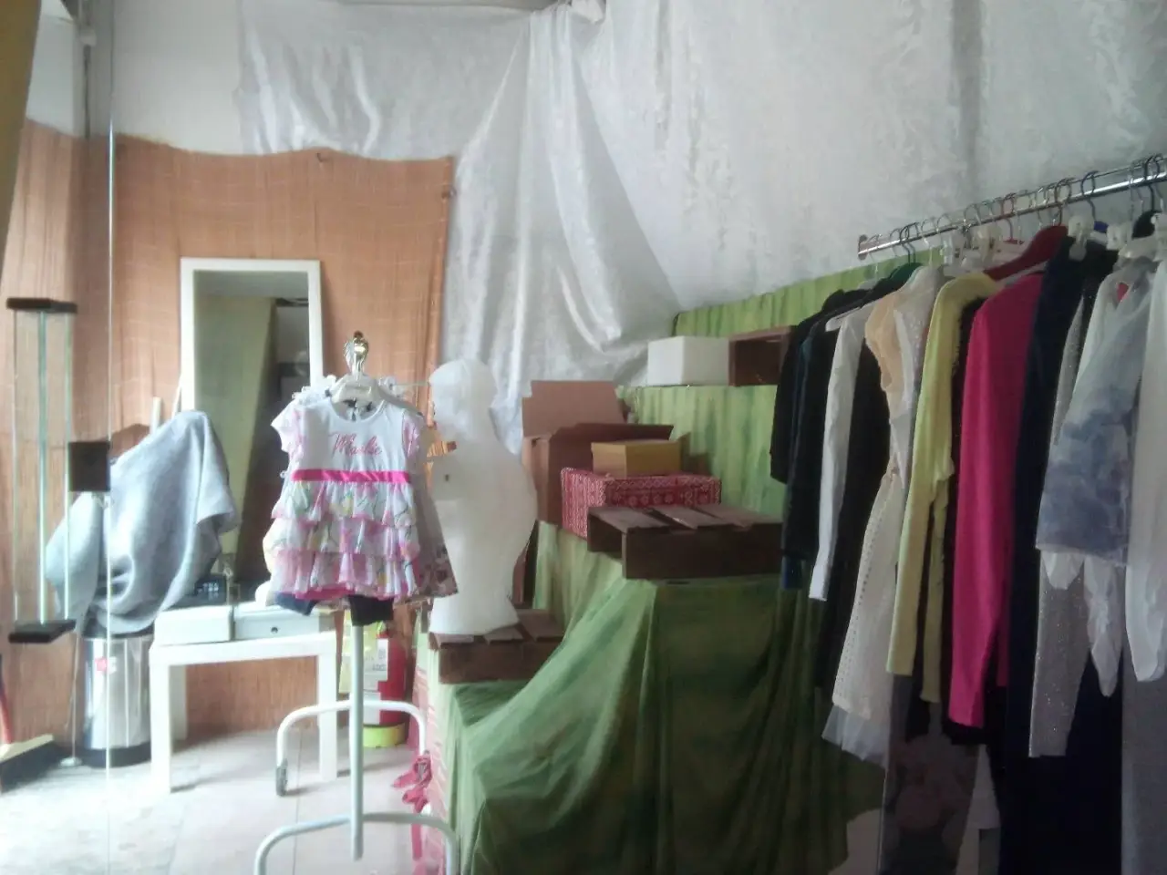 Esercizio commerciale in Via Nazario Sauro, Ponsacco, {3} - Foto 1