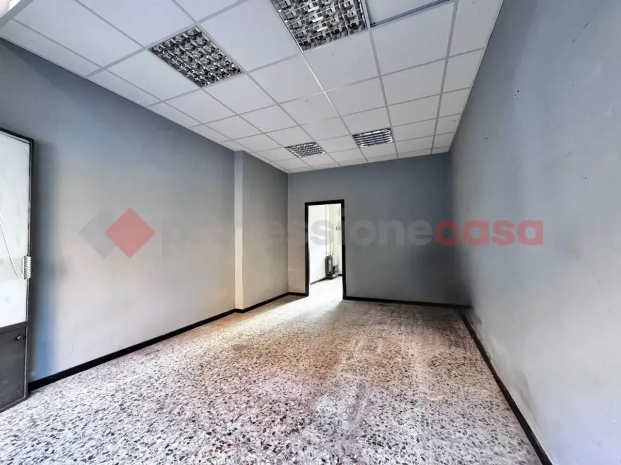 Esercizio commerciale in Via Italia , Arona, {3} - Foto 2