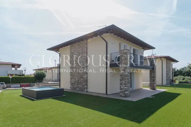 Mansion in Via delle Noveglie 5, Manerba del Garda - Photo 1