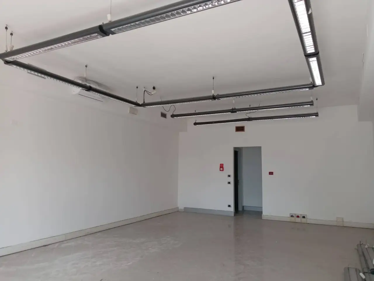 Esercizio commerciale in Via Tosco Romagnola 222, Calcinaia, {3} - Foto 1