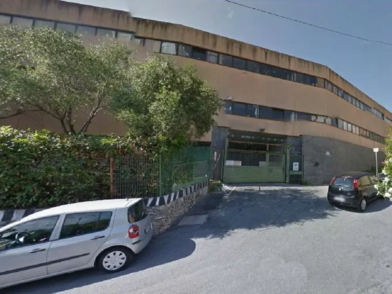Parcheggio chiuso in Via Liberti 38, Genova, {3} - Foto 1