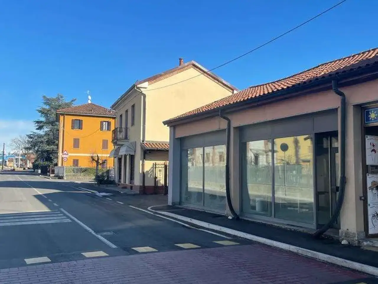 Negozio in Via Cremona  16, Gazzada Schianno, {3} - Foto 1
