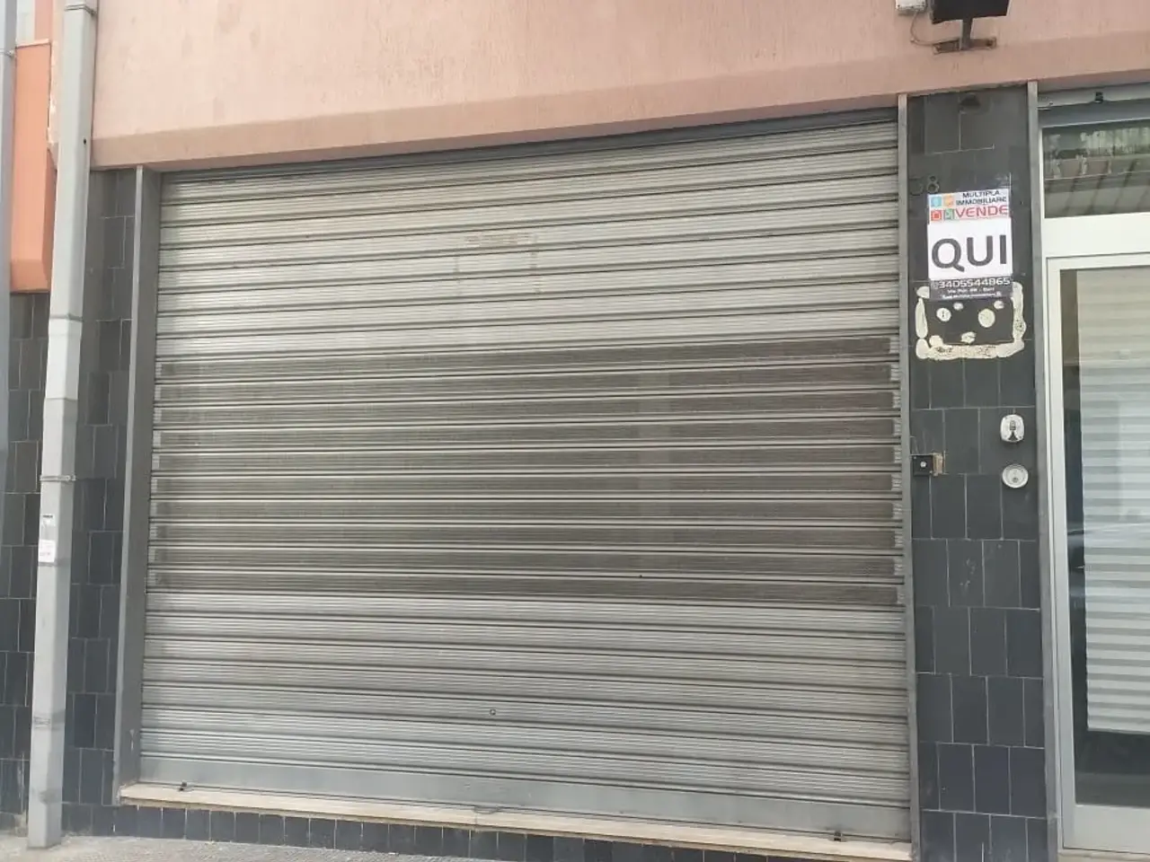 Magazzino in Via Giuseppe Saverio Poli 38, Bari, {3} - Foto 2