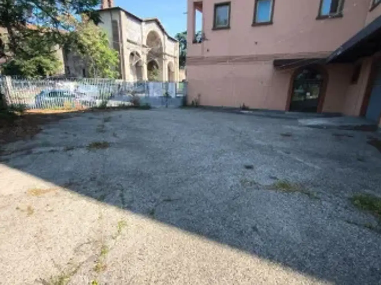 Negozio in Via delle Fortezze 12, Viterbo, {3} - Foto 2