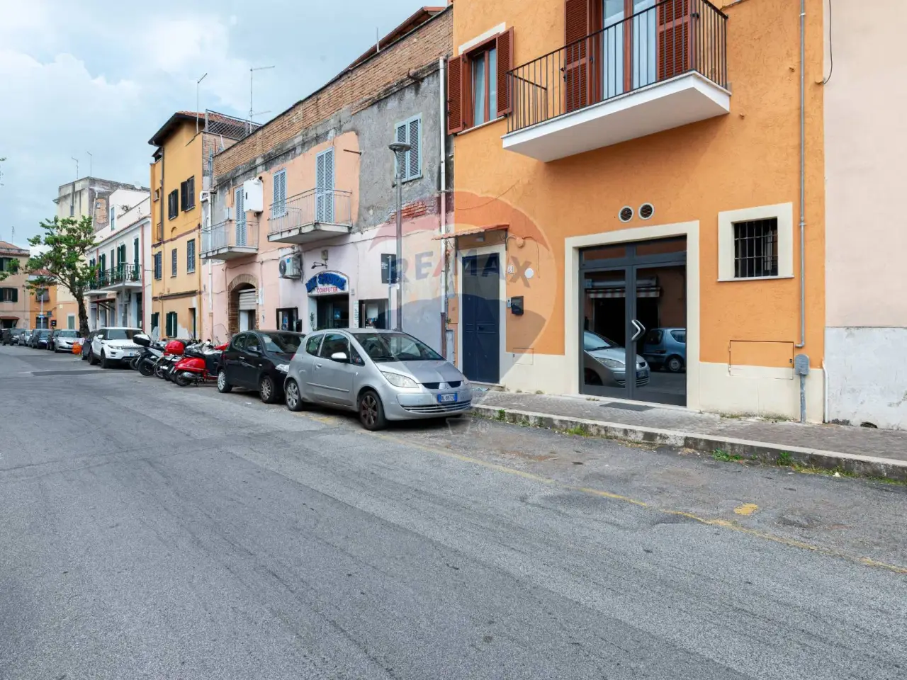 Negozio in Viale Vincenzo Federici 21, Monterotondo, {3} - Foto 1