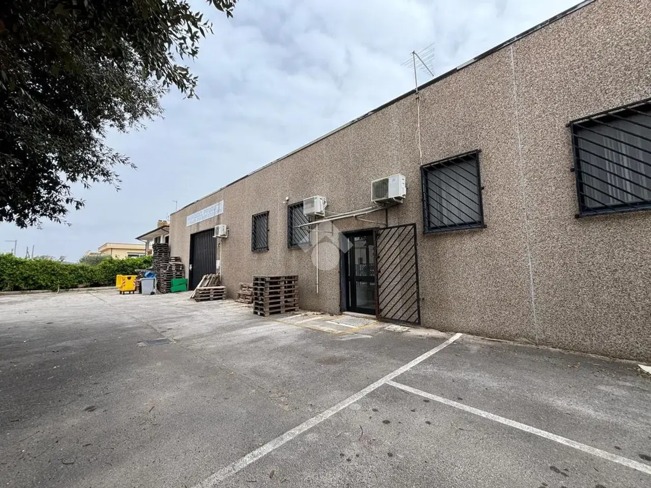 Magazzino in Via Enzo Ferrari 20, Sabaudia, {3} - Foto 1