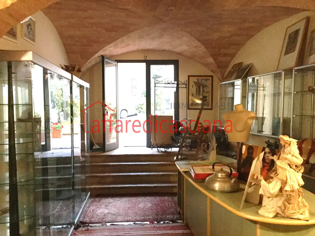 Palazzina commerciale in Piazza della Repubblica, Chianni, {3} - Foto 1