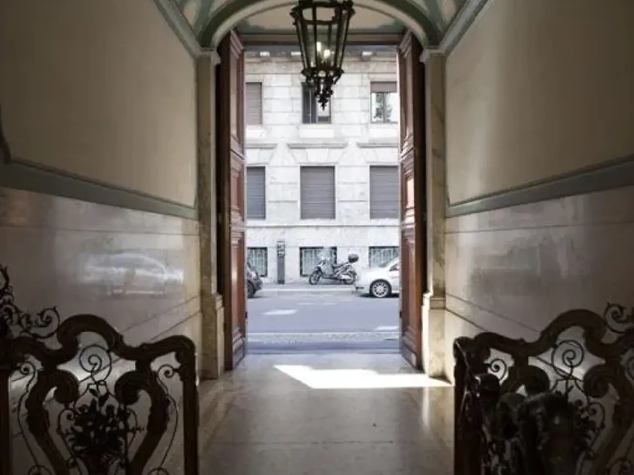 Ufficio in Via Serbelloni 7, Milano, {3} - Foto 1