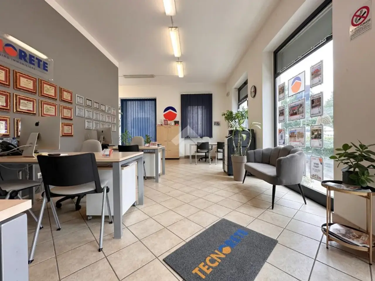 Negozio in Via Unità d'Italia 270, Verona, {3} - Foto 1