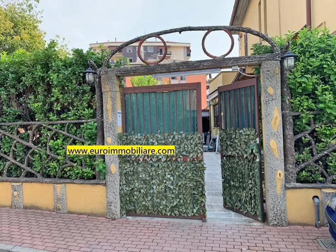 Palazzina commerciale in Viale Brianza 36, Cinisello Balsamo, {3} - Foto 1