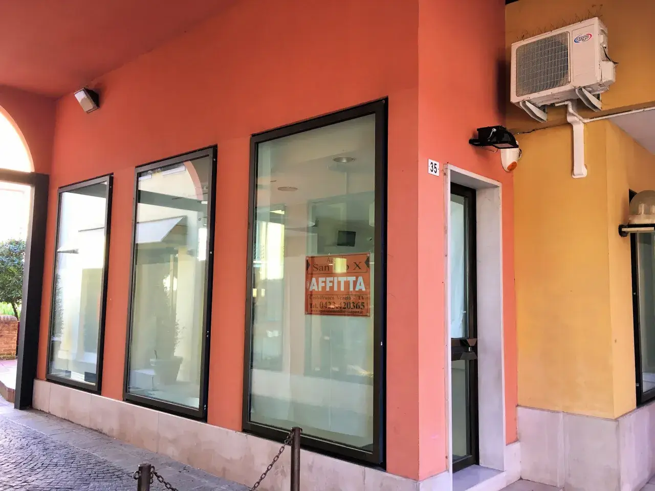 Negozio in Piazza Giorgione, Castelfranco Veneto, {3} - Foto 2