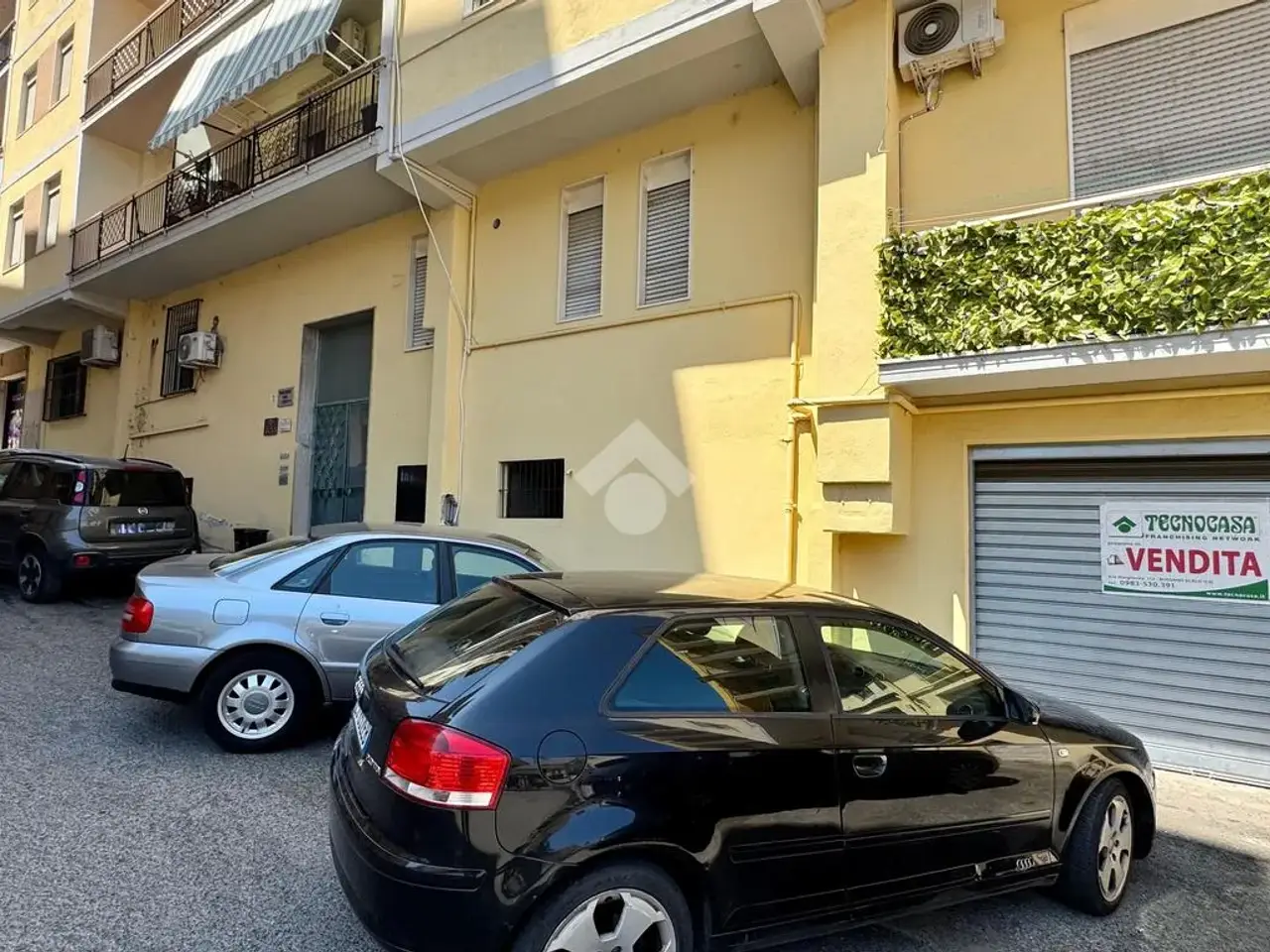 Magazzino in Via Ugo Foscolo 5, Corigliano-Rossano, {3} - Foto 1