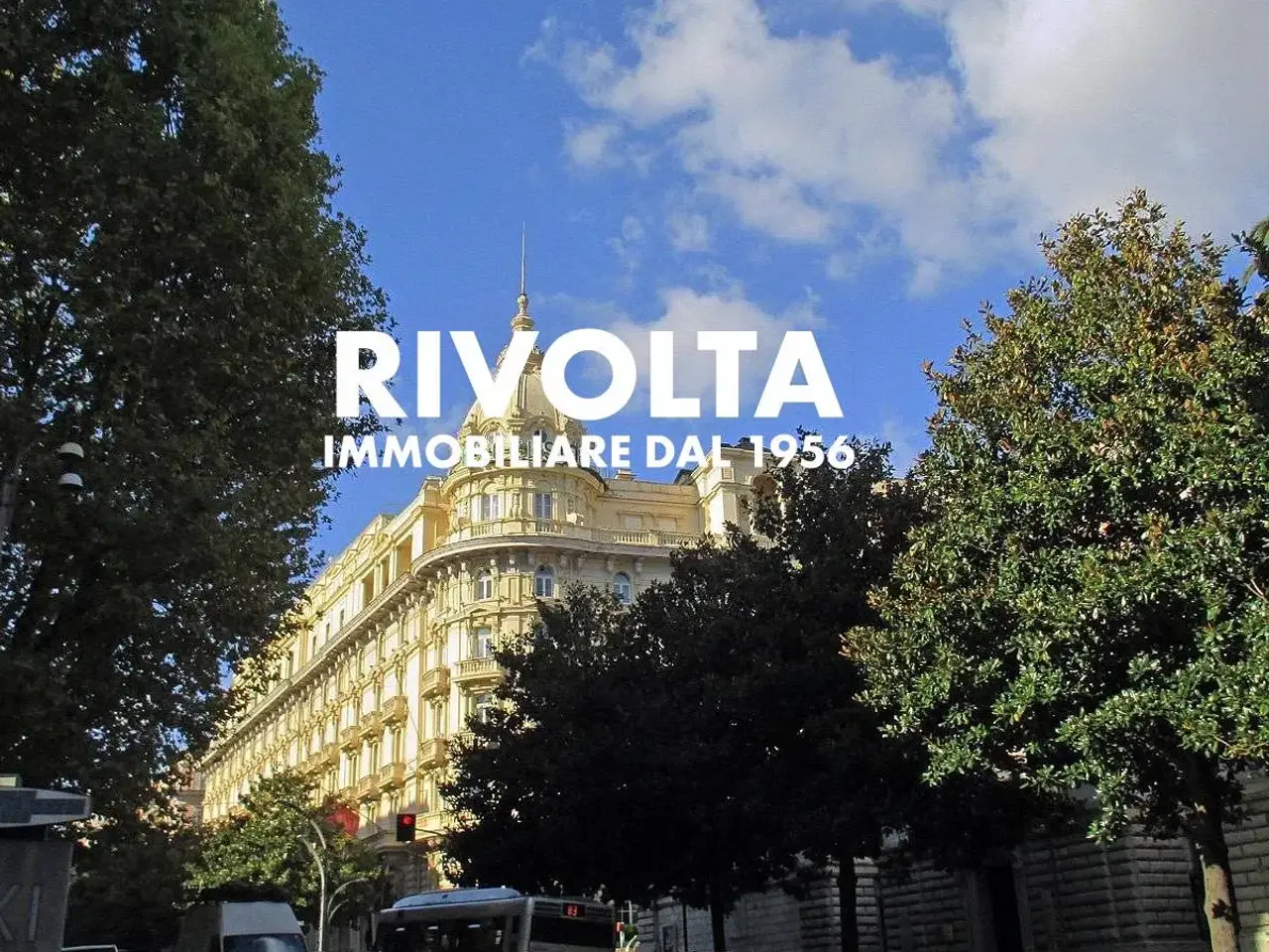 Esercizio commerciale in Via Vittorio Veneto, Roma, {3} - Foto 1