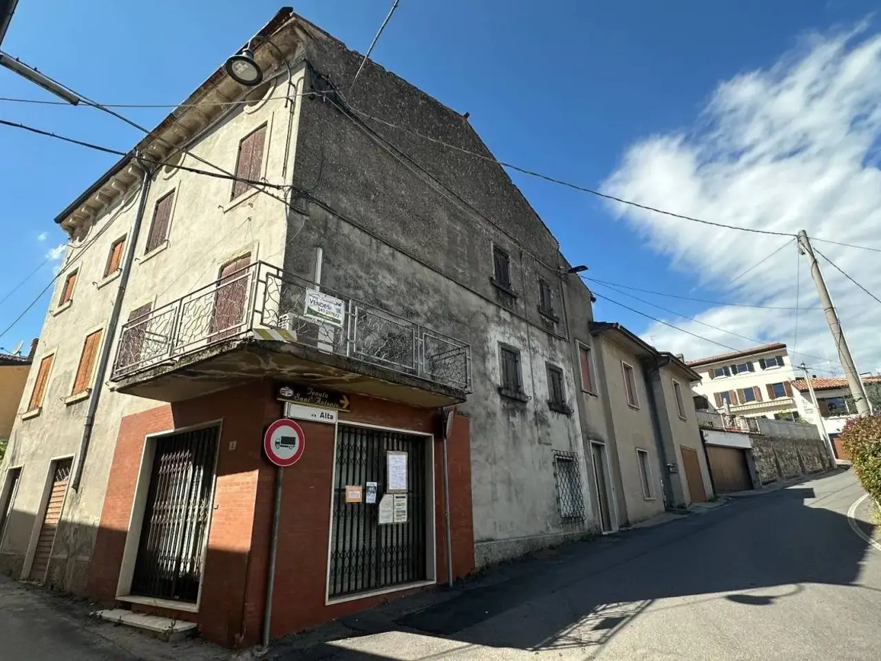 Palazzina commerciale in Via Alta, Lavagno, {3} - Foto 1