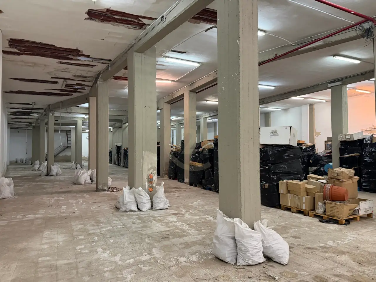 Magazzino in Via Edmondo De Amicis 103, Catania, {3} - Foto 2