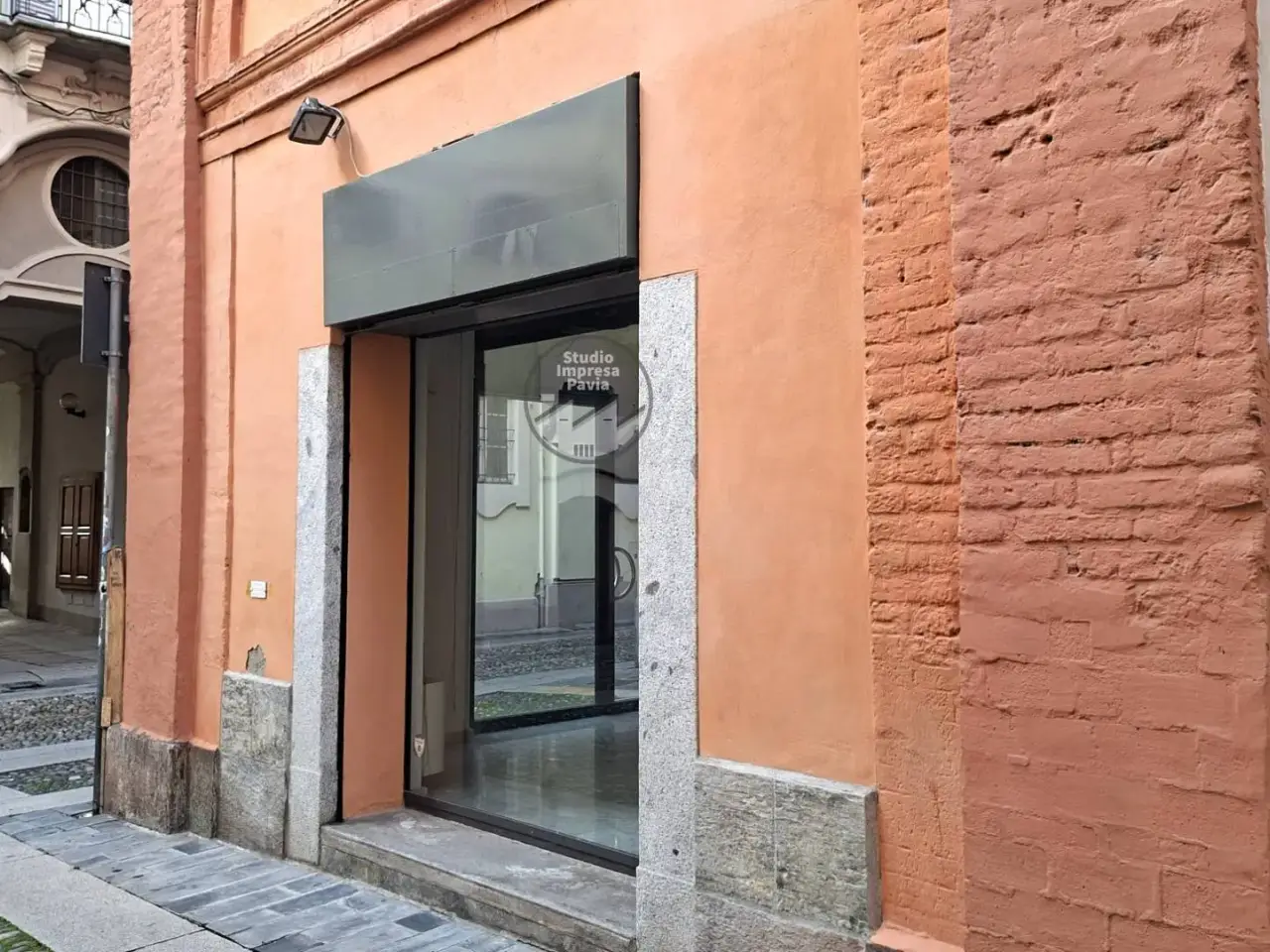 Negozio in Via Cardano 23, Pavia, {3} - Foto 2