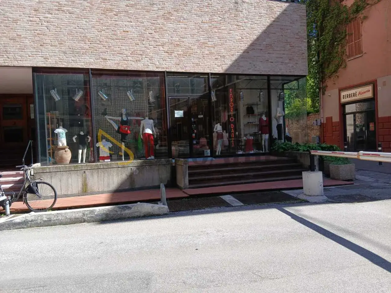 Negozio in Via Tempio Malatestiano, Rimini, {3} - Foto 2