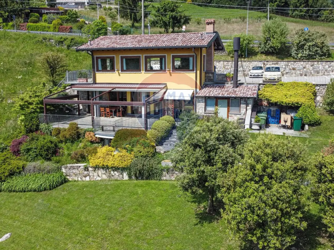 Esercizio commerciale in Località Burro, Alzano Lombardo, {3} - Foto 1
