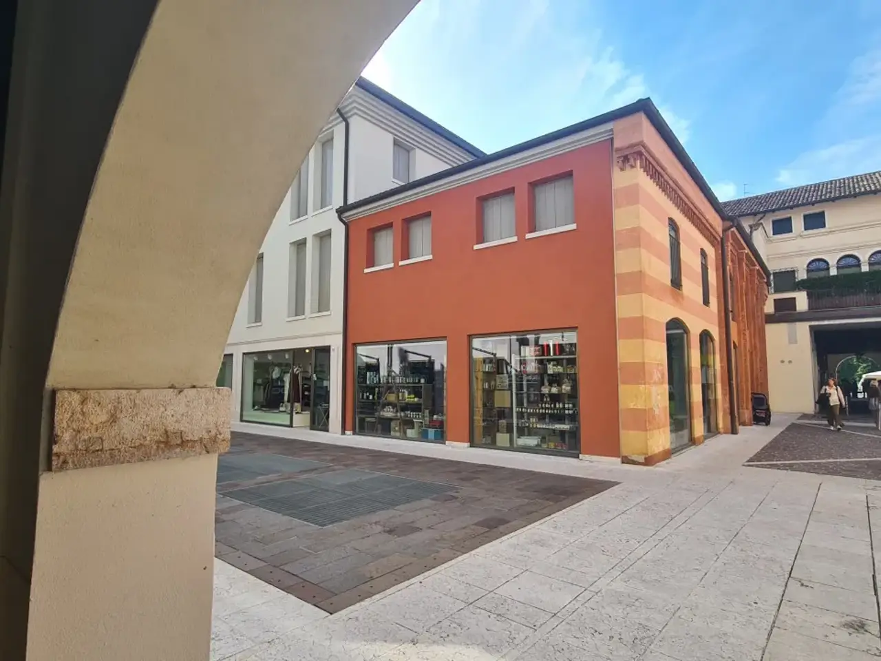 Negozio in Piazza Giorgione, Castelfranco Veneto, {3} - Foto 2