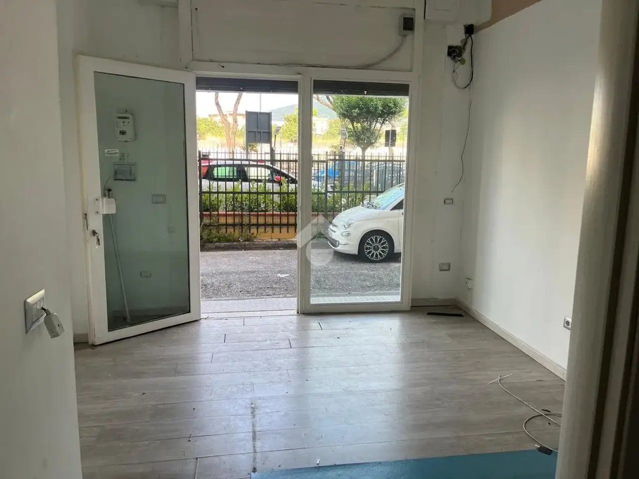 Negozio in Via Aldo Moro 52, San Giorgio A Cremano, {3} - Foto 2