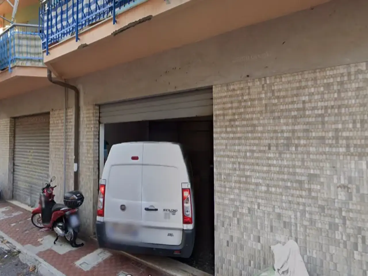 Magazzino in Via Repusseno 14, Savona, {3} - Foto 1