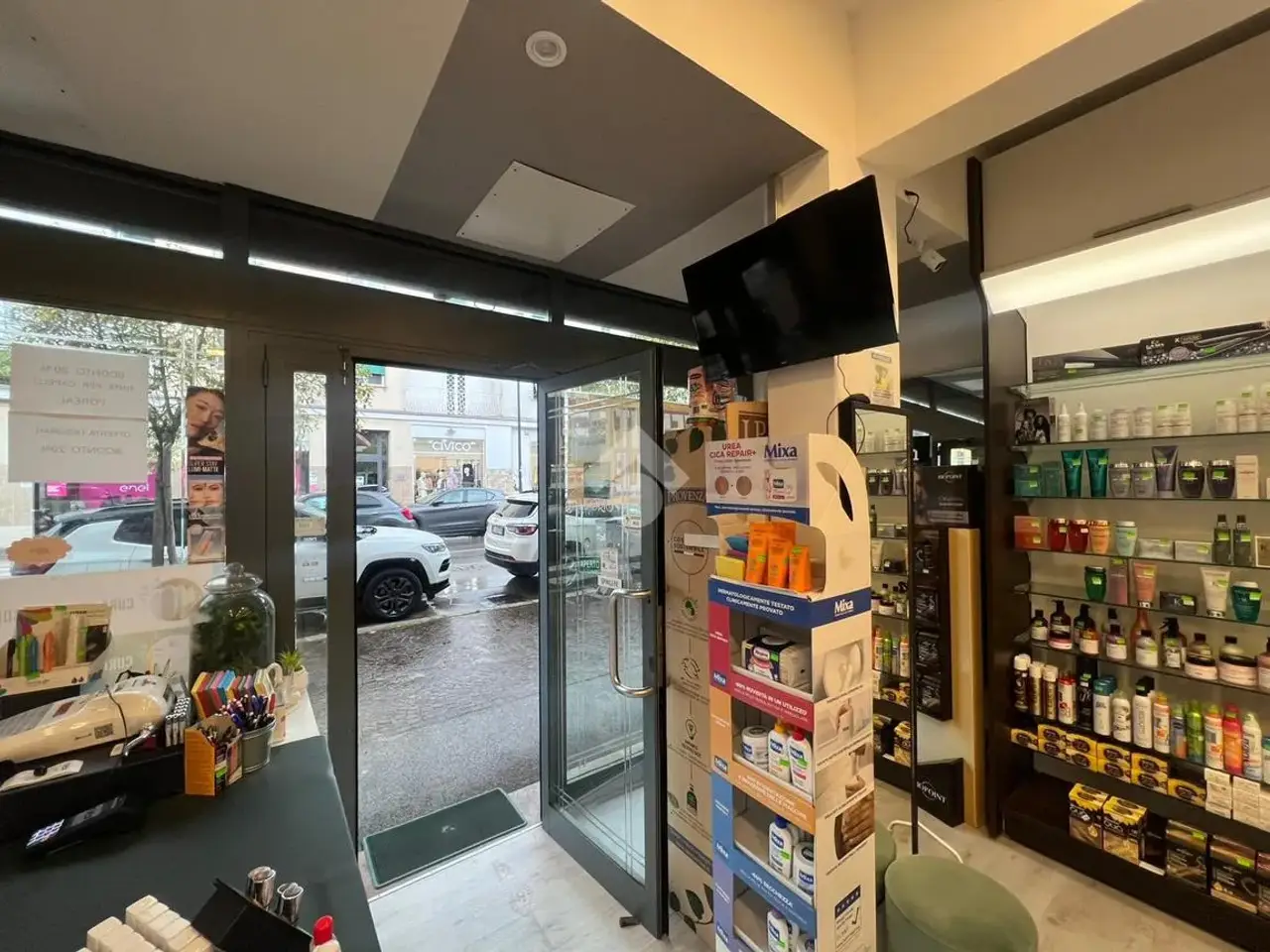 Negozio in Via Roma 34, Pomezia, {3} - Foto 1
