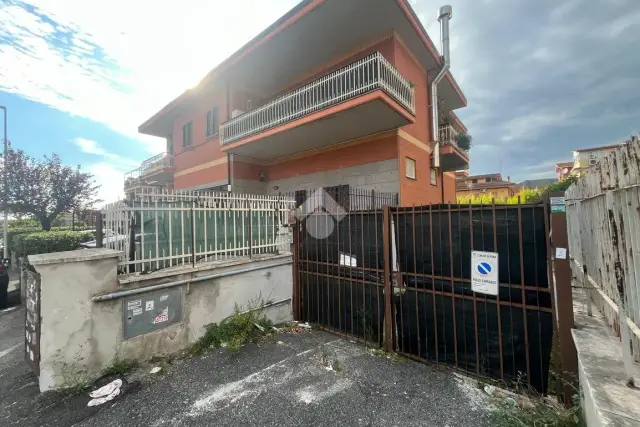 Warehouse in {3}, Via Gaetano Mazzoni 78 - Photo 1