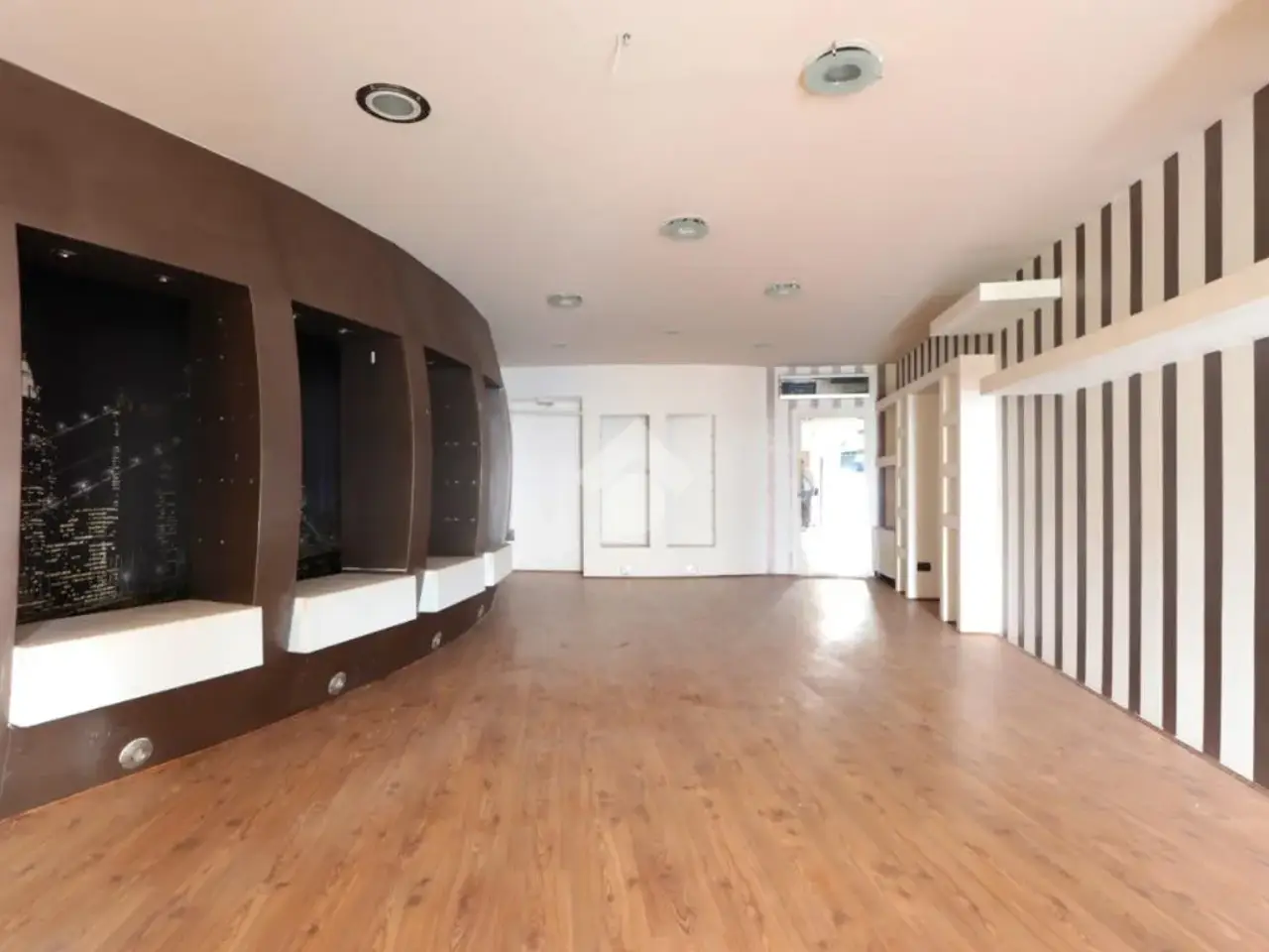 Negozio in Via Ferrara 10, Alessandria, {3} - Foto 1