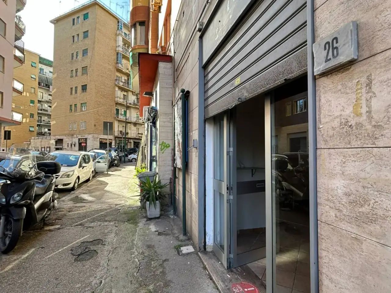 Esercizio commerciale in Via Antonio Solario, Napoli, {3} - Foto 1
