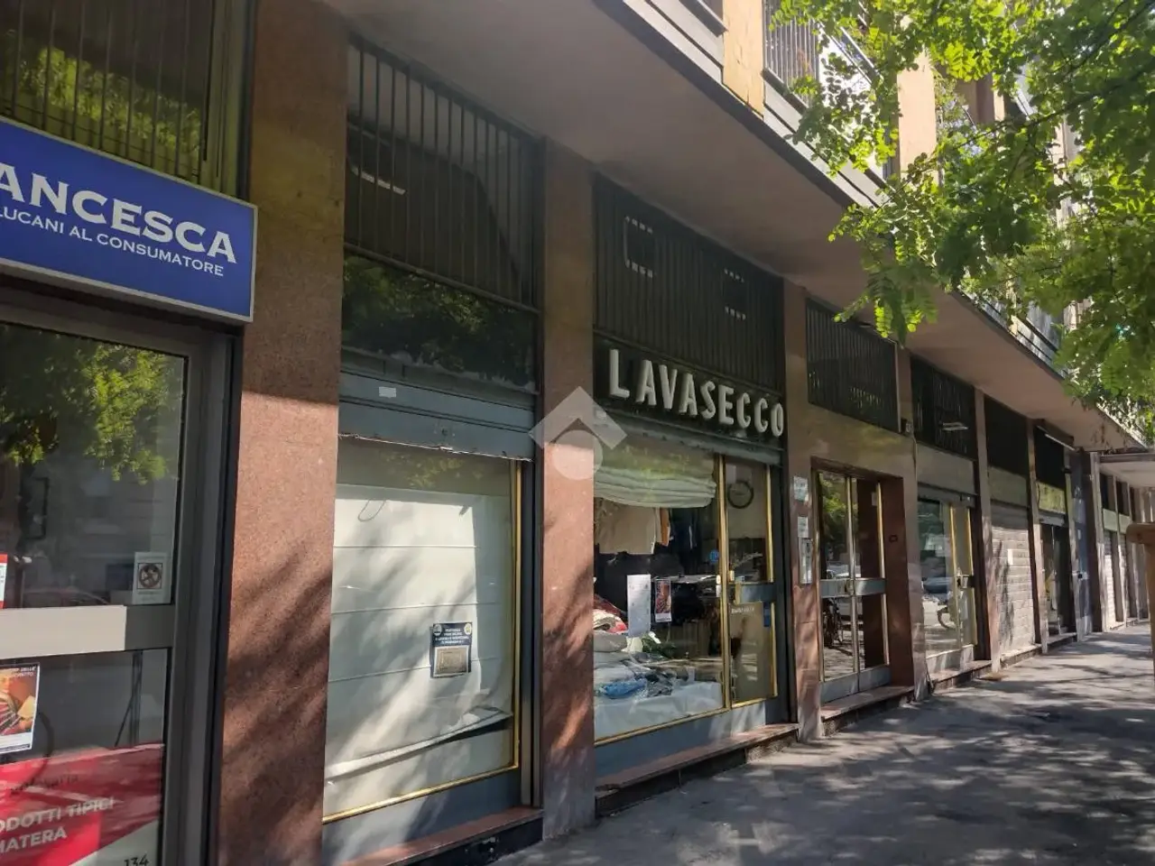 Negozio in Via a. M. AmpèRe 126, Milano, {3} - Foto 2
