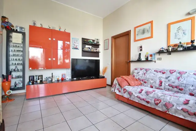 2-room flat in Via Vespucci 38, Villasanta - Photo 1