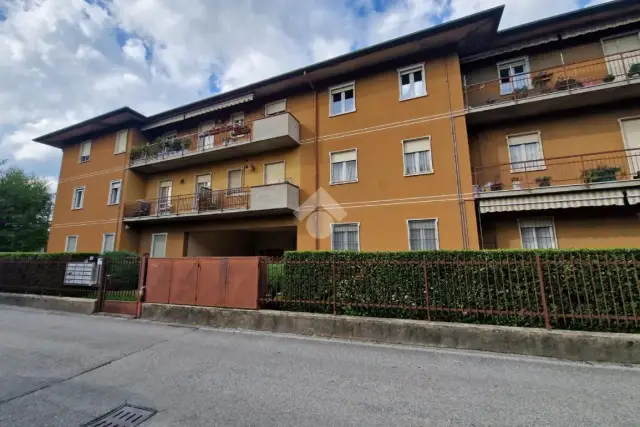 3-room flat in Via Giorgio Paglia 2, Ponte San Pietro - Photo 1