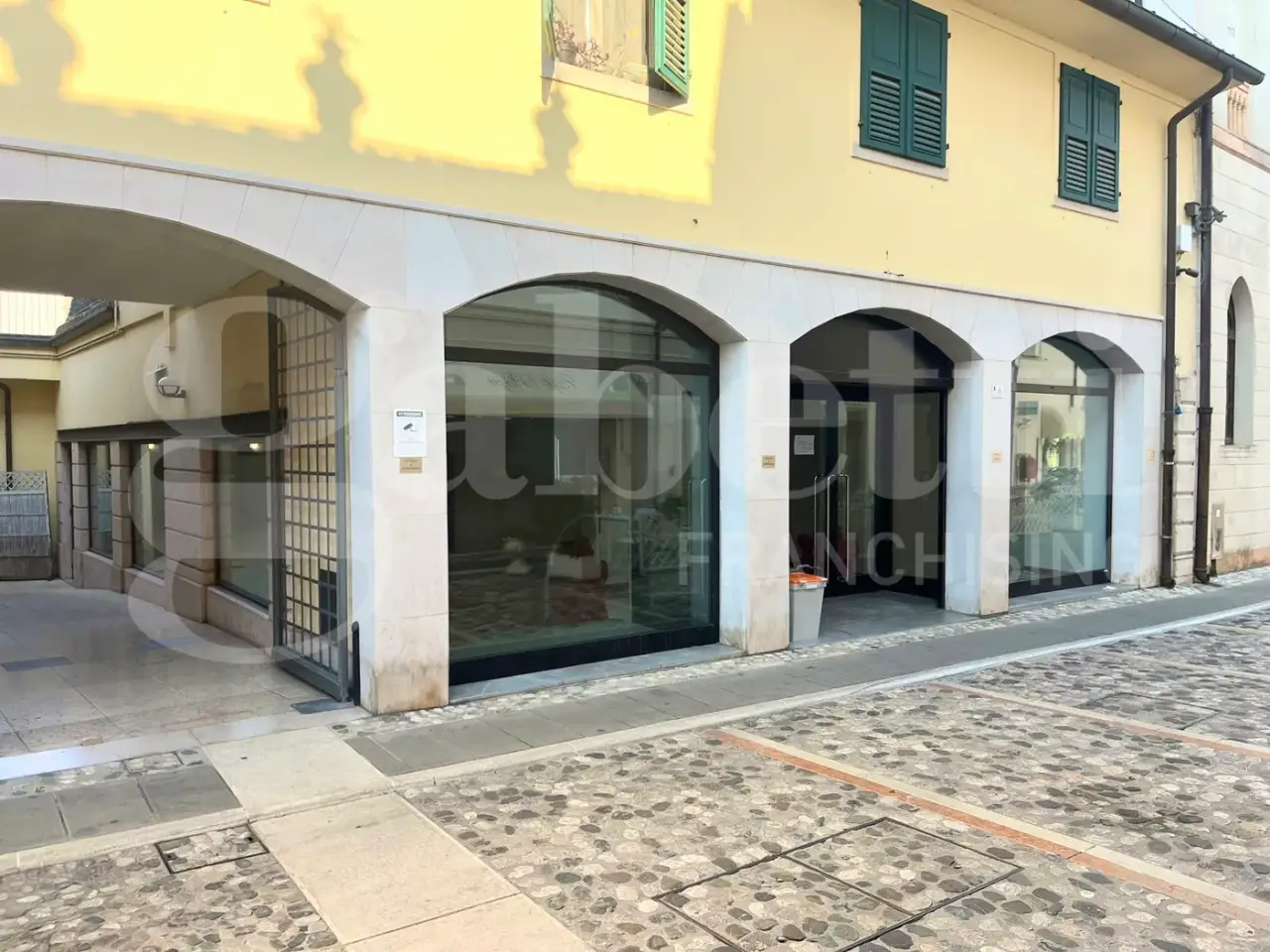 Negozio in Via Guglielmo Marconi 6, San Vito Al Tagliamento, {3} - Foto 2