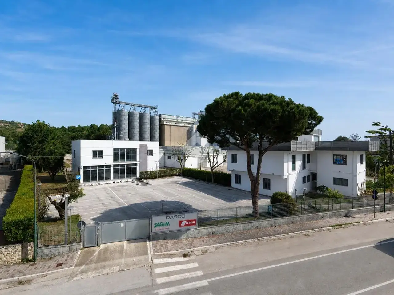 Palazzina commerciale in Via Salara 52, Roseto Degli Abruzzi, {3} - Foto 1