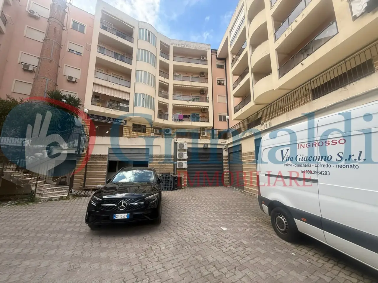 Magazzino in Via Adolfo Celi 47, Messina, {3} - Foto 1