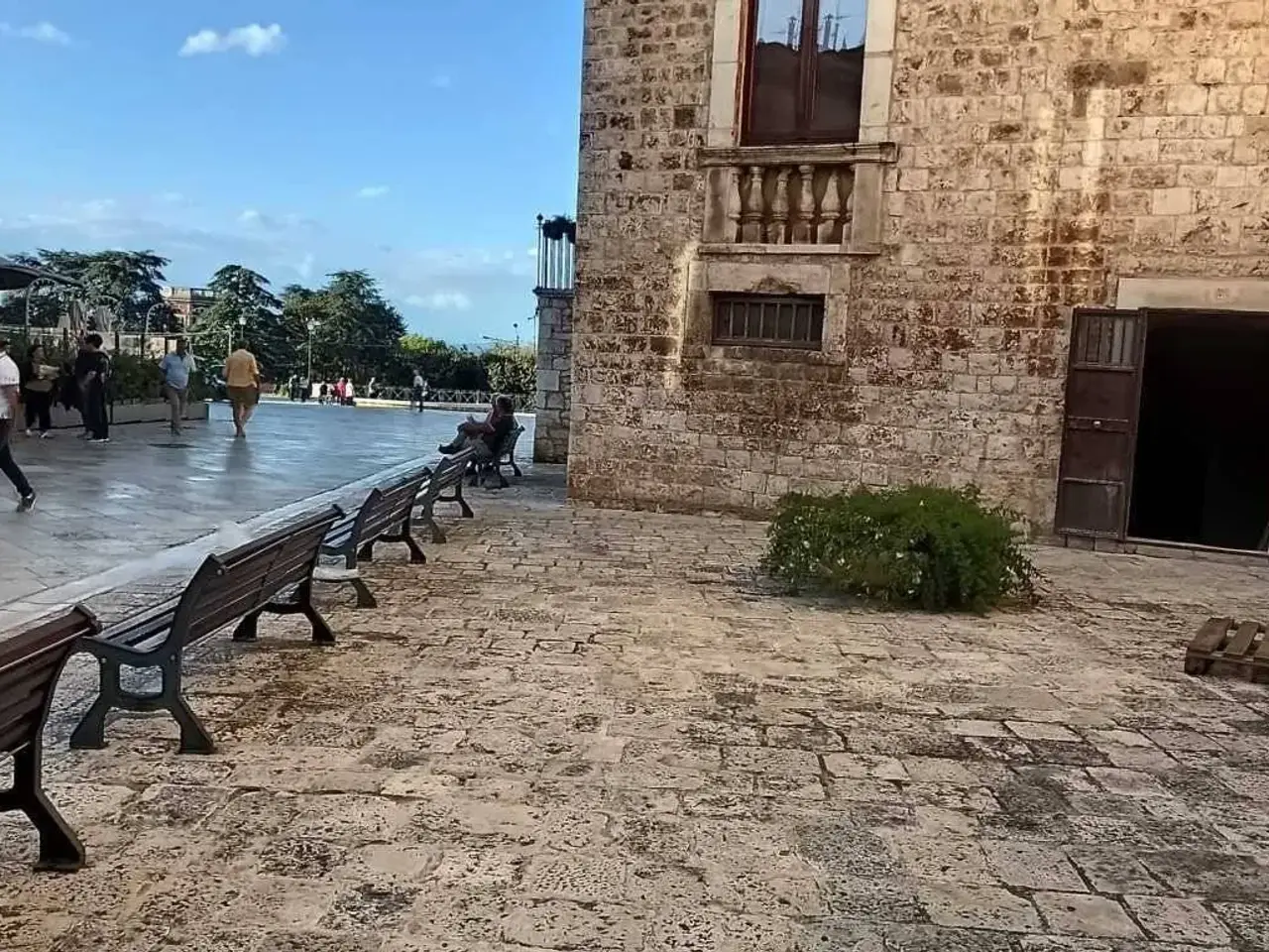 Negozio in Piazza Castello, Conversano, {3} - Foto 1