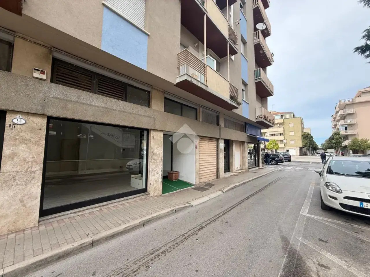 Negozio in Via Gabriele d'Annunzio 16, Montesilvano, {3} - Foto 2